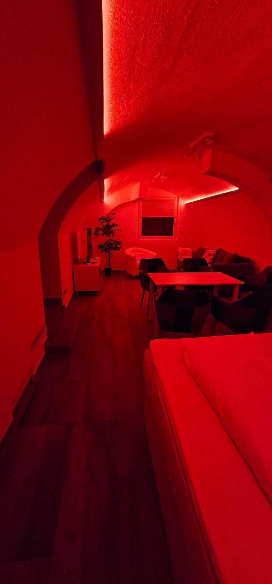 The Modern Cave Lodge Stuttgart Exterior photo